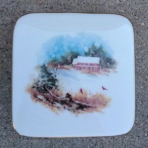 A Christmas Keepsakes trinket box